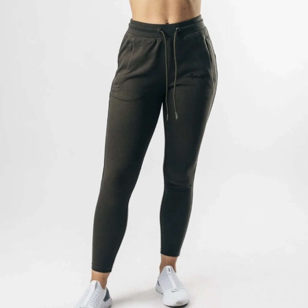 Alphalete essential joggers